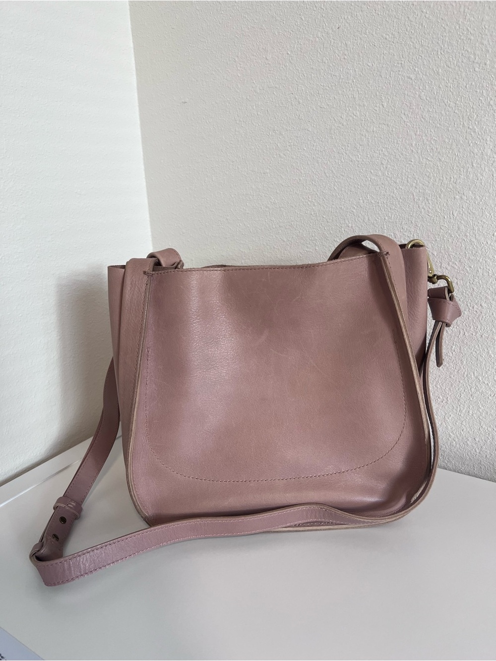Madewell Sydney Shoulder Bag in Mauve - Picture 2 of 6